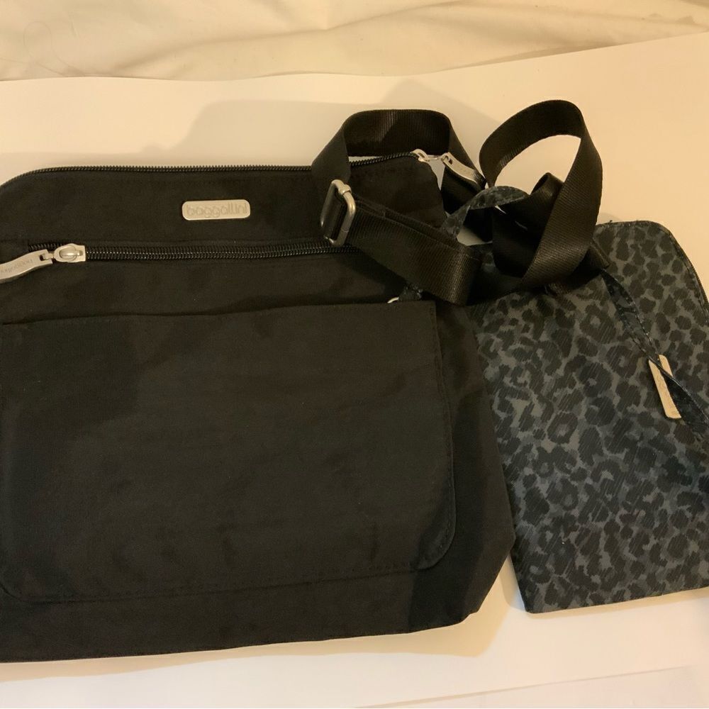 Baggallini Women's Peek a Boo Black/Charcoal Cheetah Crossbody Bag